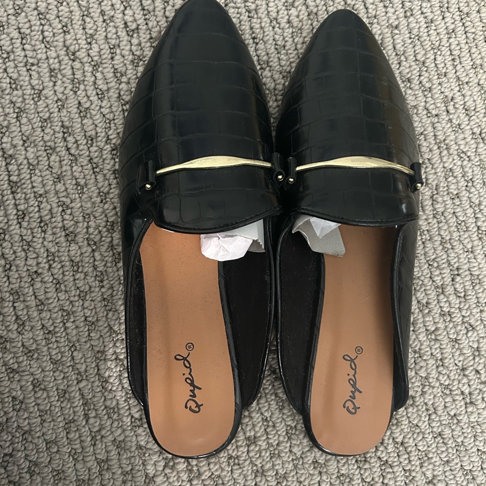 Rialto Black Croc-Embossed Women's Loafers